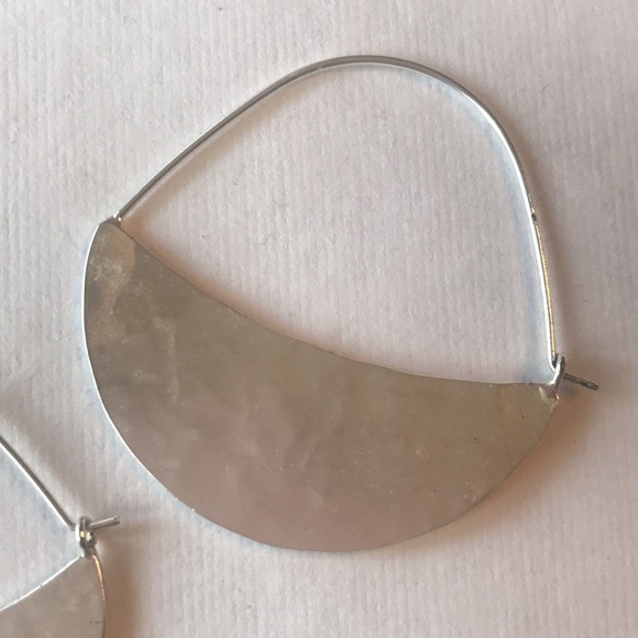 Everri Hammered Half-Moon Hoop Earrings - Picture 5 of 14
